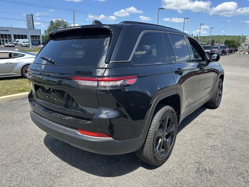 Used 2026 Jeep Grand Cherokee Limited w/ Limited Altitude Package AWD/4WD image 14