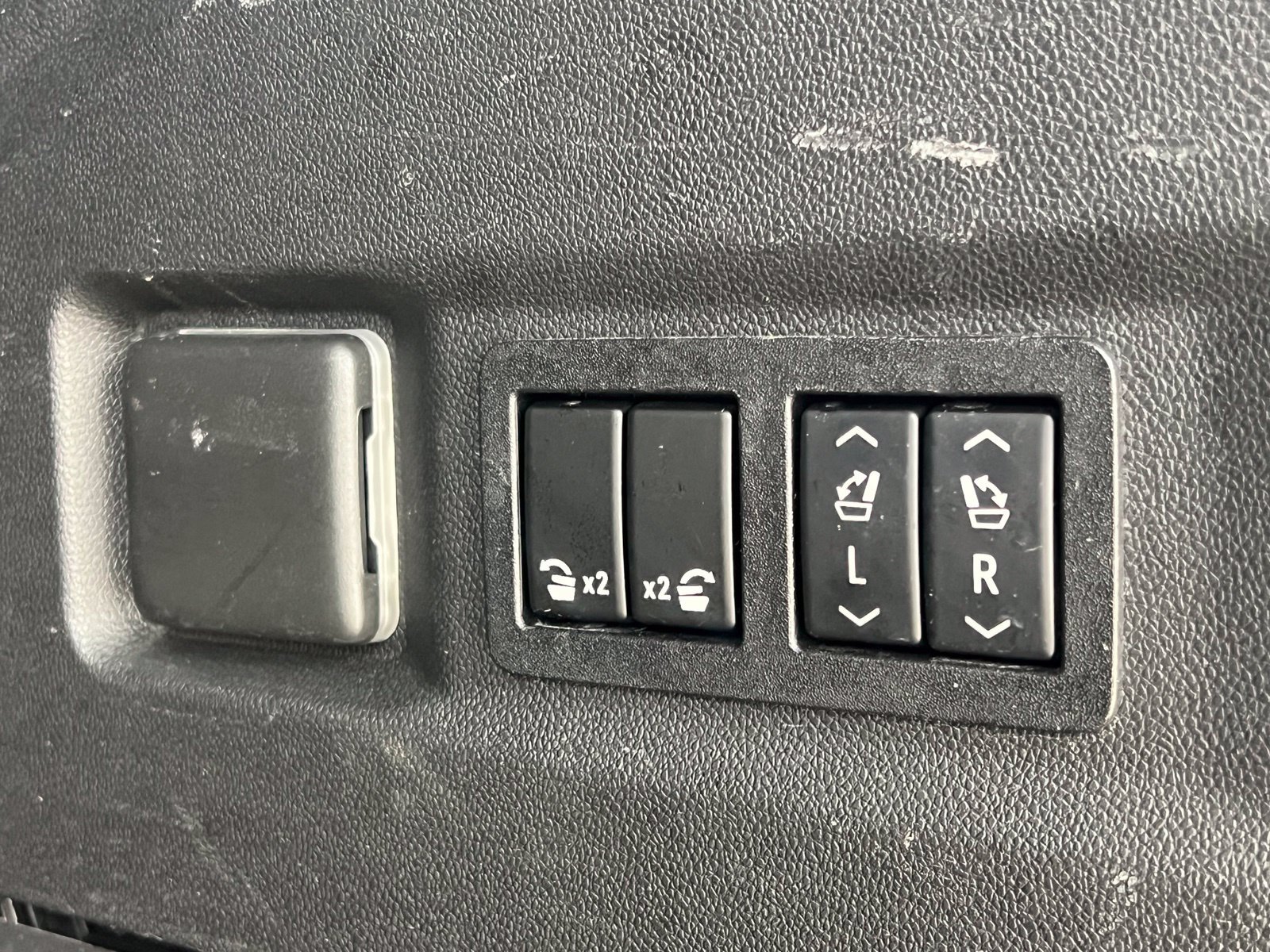 Used 2021 Chevrolet Tahoe High Country w/ Premium Package AWD/4WD image 18