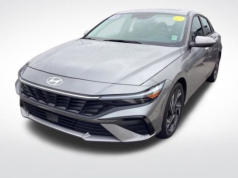 Used 2025 Hyundai Elantra SEL FWD image 7