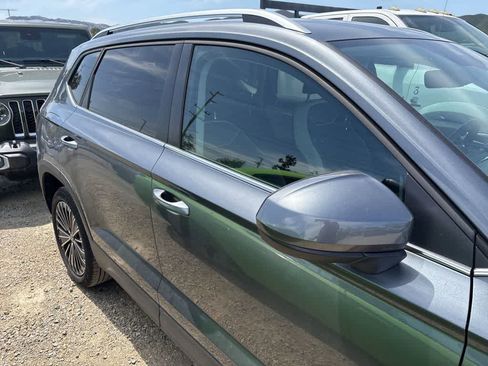 Used 2025 Volkswagen Taos SE image 5