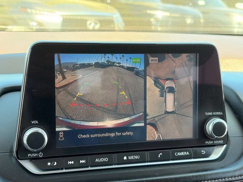 Used 2021 Nissan Rogue SL FWD image 23