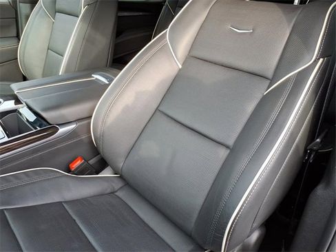 Certified 2025 Cadillac Escalade ESV Premium Luxury w/ LPO, Floor Liner Package image 17