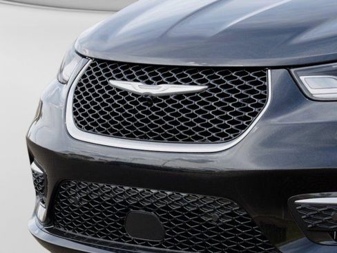 New 2026 Chrysler Pacifica Pinnacle image 11