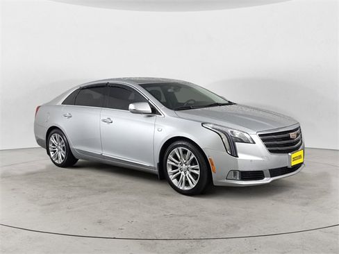 Used 2018 Cadillac XTS Luxury image 7