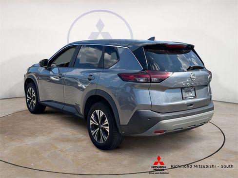 Used 2023 Nissan Rogue SV image 5