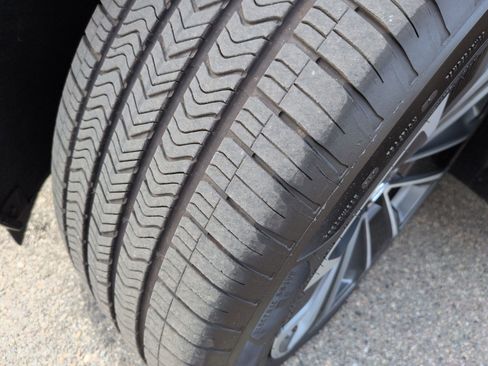 Used 2026 Cadillac Vistiq Sport image 12