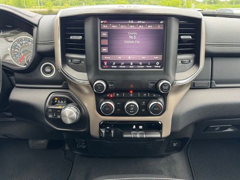 Used 2019 RAM 1500 Laramie AWD/4WD image 2