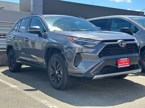 Certified 2025 Toyota RAV4 SE w/ Convenience Package AWD/4WD image 6