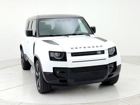 Used 2025 Land Rover Defender 110 X-Dynamic SE image 2