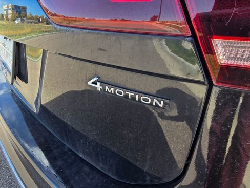 Used 2024 Volkswagen Tiguan SE image 10