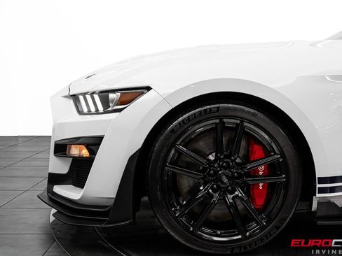 Used 2022 Ford Mustang Shelby GT500 w/ Technology Package RWD image 15