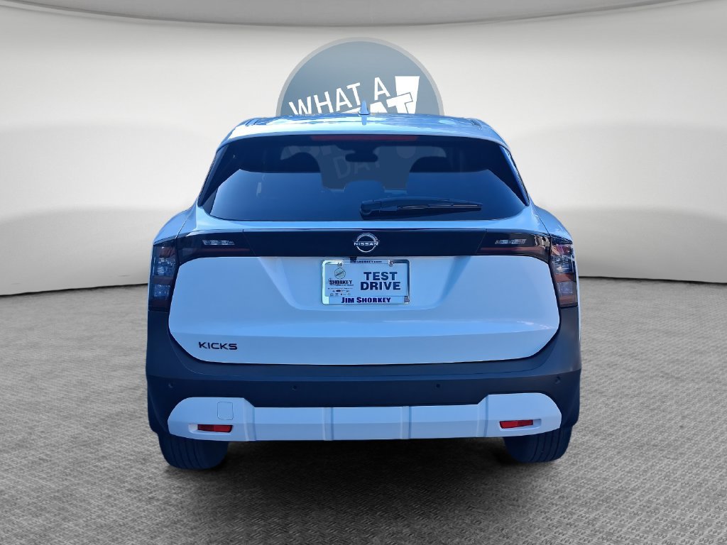 Used 2025 Nissan Kicks SV FWD image 5