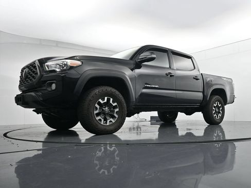 Used 2022 Toyota Tacoma TRD Off-Road w/ Technology Package AWD/4WD image 31