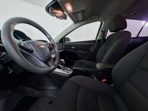 Used 2016 Chevrolet Cruze LT w/ Technology Package image 20