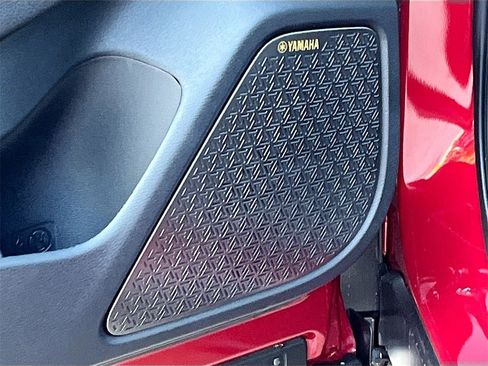 New 2025 Mitsubishi Outlander SE image 19