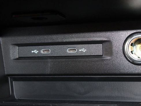 New 2025 Volkswagen Taos SE image 29