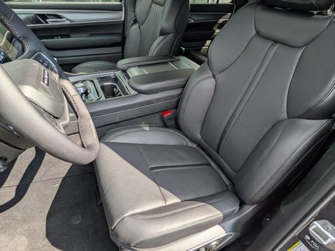 New 2026 Jeep Grand Wagoneer Limited AWD/4WD image 26
