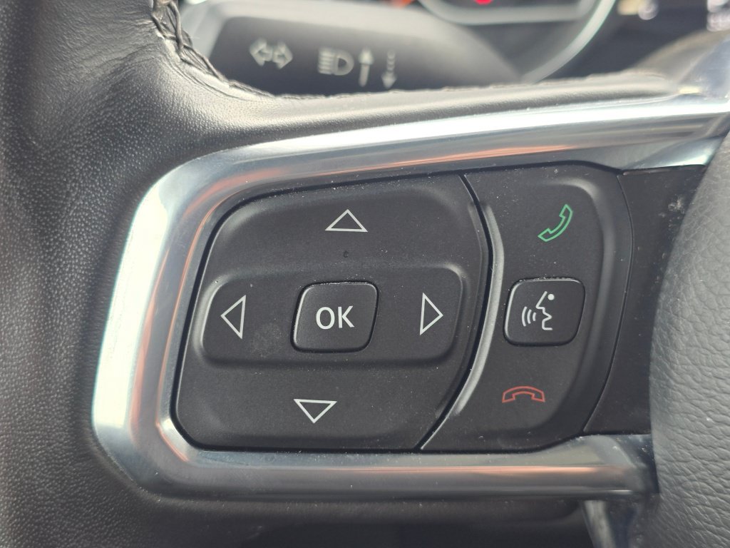 Used 2022 Jeep Wrangler Unlimited Sahara AWD/4WD image 40