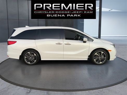 Used 2023 Honda Odyssey Elite image 9