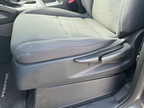 Used 2025 Nissan Frontier S RWD image 14