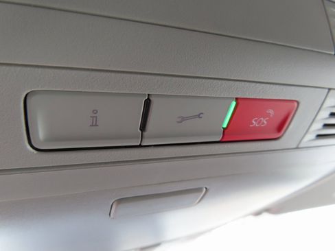 New 2026 Volkswagen Taos SE image 14