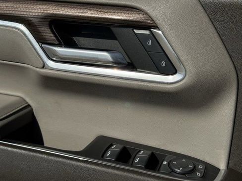 Used 2025 Chevrolet Silverado 1500 LT image 25