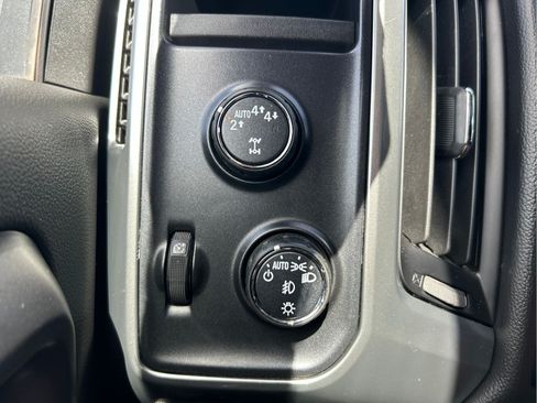 Used 2018 Chevrolet Silverado 1500 LT w/ All Star Edition AWD/4WD image 24