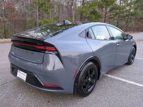 Used 2023 Toyota Prius XLE image 4