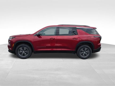 Used 2026 Chevrolet Traverse LT AWD/4WD image 2