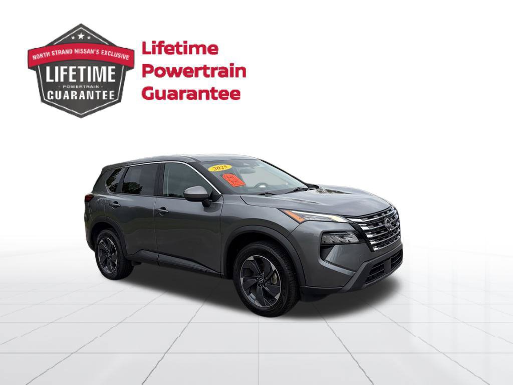 Certified 2025 Nissan Rogue SV FWD image 9