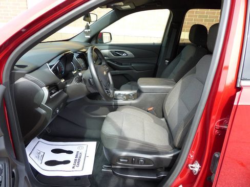 Used 2023 Chevrolet Traverse LT FWD image 21