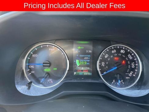Used 2022 Toyota RAV4 XLE Premium AWD/4WD image 26