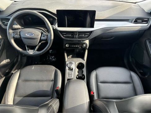 Used 2025 Ford Escape Platinum AWD/4WD image 17