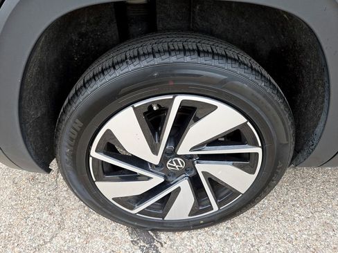 Used 2024 Volkswagen Atlas SE image 34