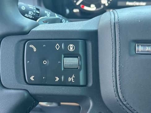 Used 2025 Land Rover Defender 110 V8 image 28