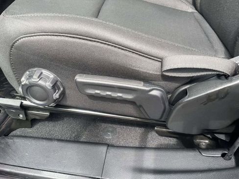 Used 2020 Jeep Wrangler Sport AWD/4WD image 16