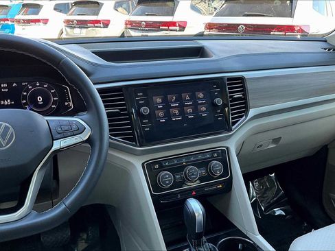 Used 2022 Volkswagen Atlas SEL image 6