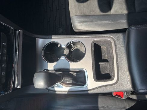 Used 2020 Jeep Grand Cherokee Altitude image 38