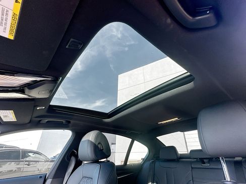 Used 2022 BMW 530i w/ M Sport Package image 26