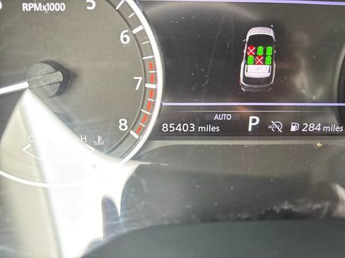 Used 2022 Nissan Pathfinder SV AWD/4WD image 16