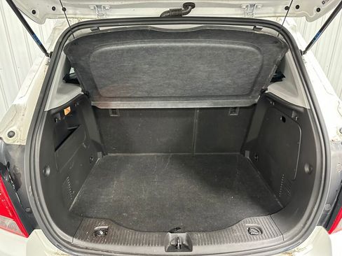 Used 2019 Chevrolet Trax LT w/ LT Convenience Package image 11