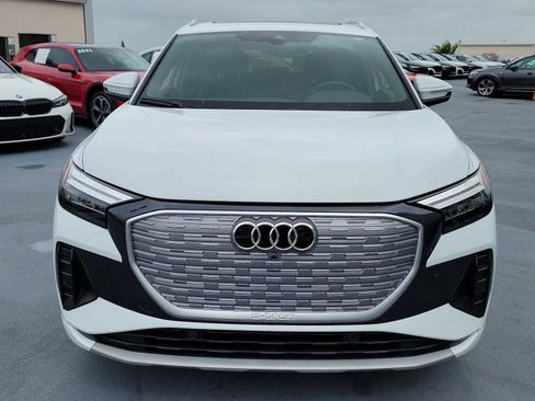 Used 2023 Audi Q4 e-tron Premium w/ Convenience Package image 9