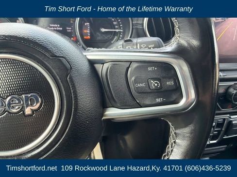 Used 2023 Jeep Wrangler Unlimited Sahara w/ Cold Weather Group AWD/4WD image 17