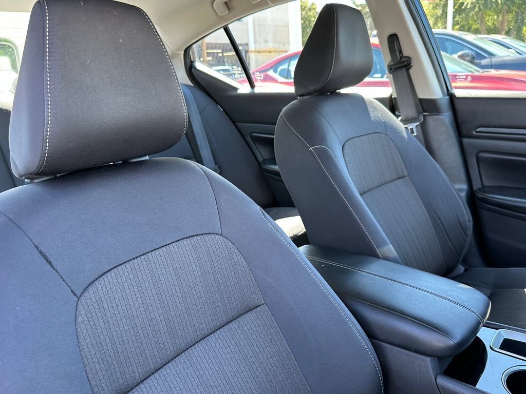 Used 2024 Nissan Altima 2.5 SV FWD image 17