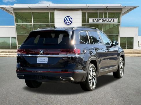 Used 2025 Volkswagen Atlas SE AWD/4WD image 3
