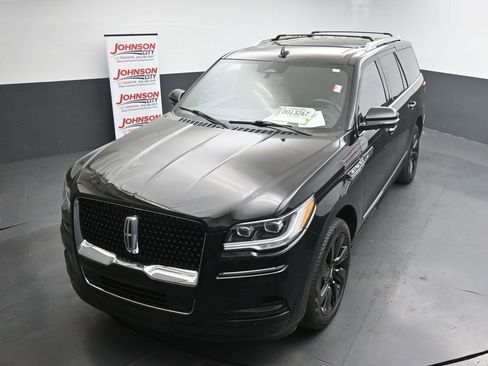 Used 2022 Lincoln Navigator Reserve image 12