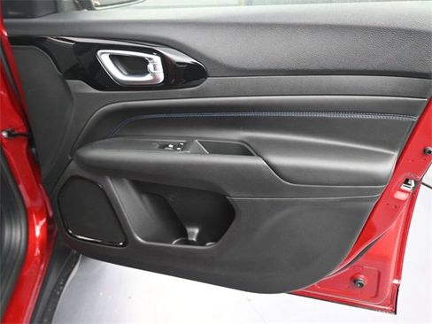 New 2026 Jeep Compass Latitude image 34