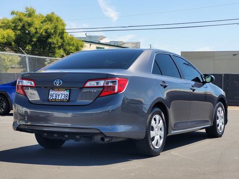 Used 2014 Toyota Camry LE FWD image 4