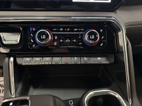 Used 2024 GMC Sierra 1500 Denali AWD/4WD image 19