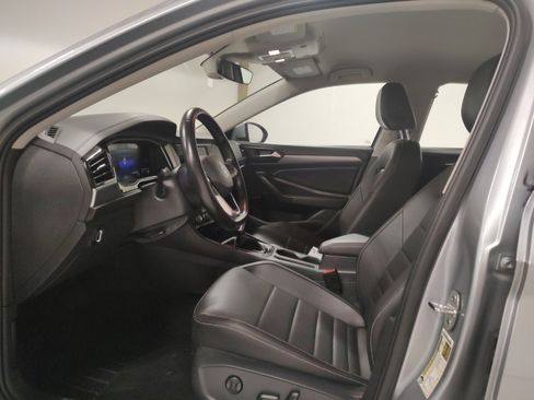 Used 2024 Volkswagen Jetta SE FWD image 7